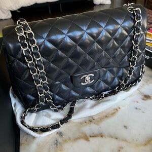 Jumbo classic lamb skin Chanel